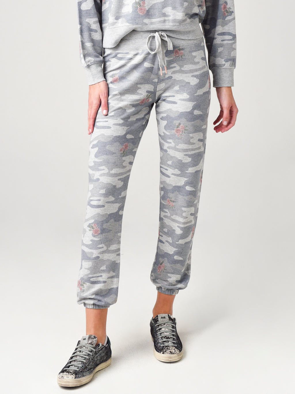 Z Supply Women's Ava Rose Camo Jogger - Saint Bernard