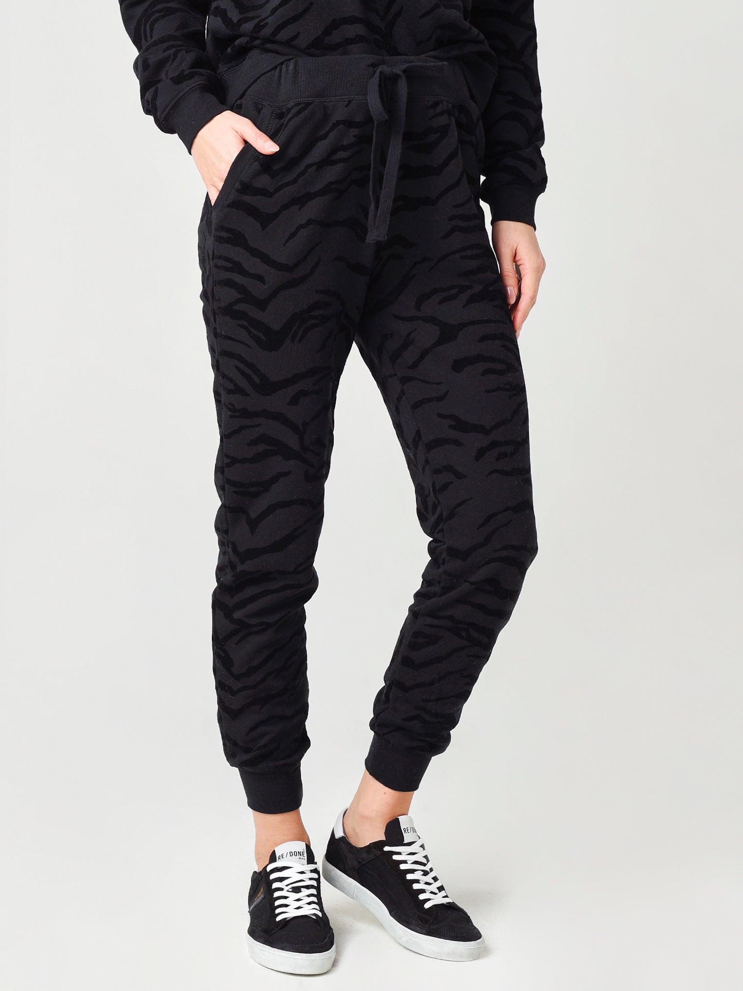 Z Supply Women's Eris Tiger Flocked Jogger - Saint Bernard