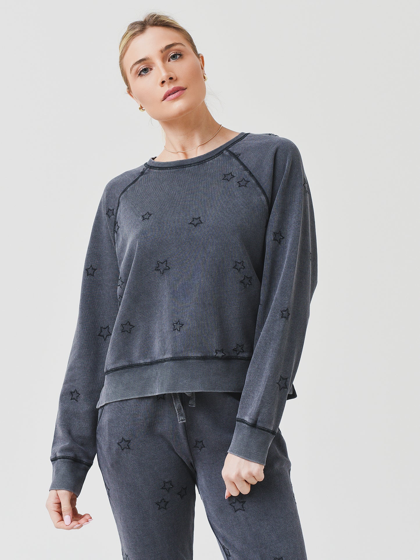 Z Supply Women's Bo Embroidered Star Sweatshirt