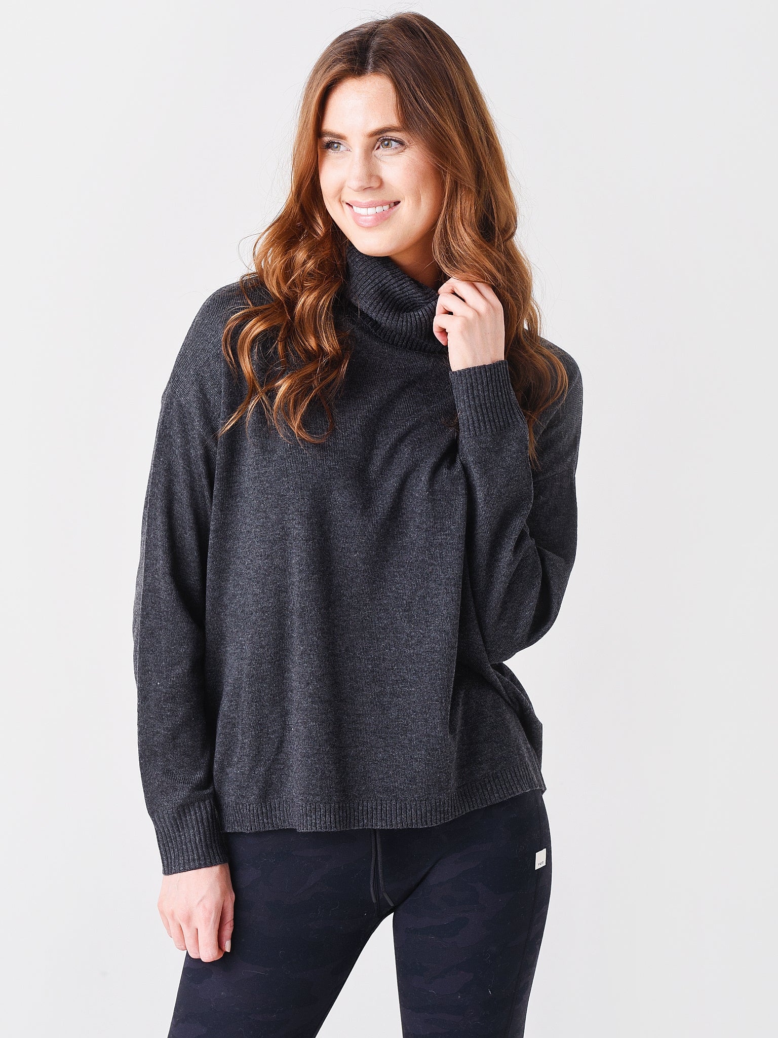 Z Supply Women's Agnes Turtleneck Sweater – saintbernard.com