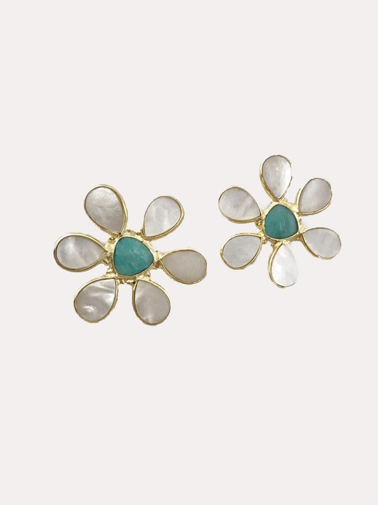Ever Alice Pearl Flower Stud Earrings