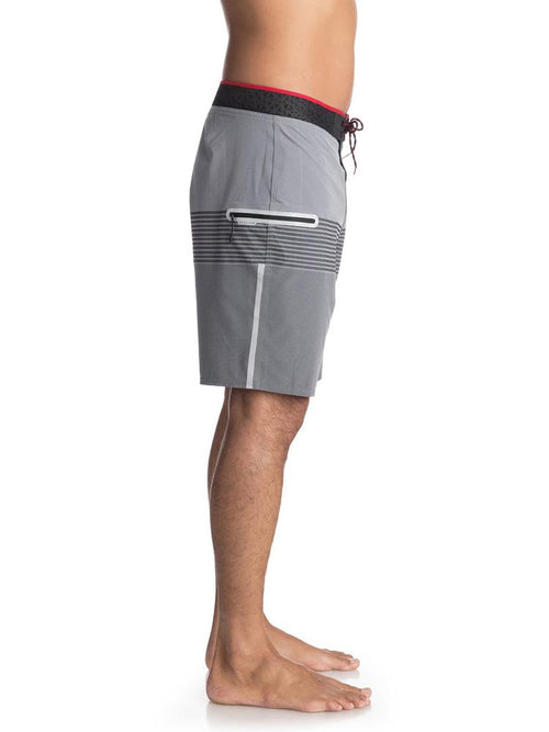 Quiksilver Men's Highline Division Blend 20 Inch Boardshort
