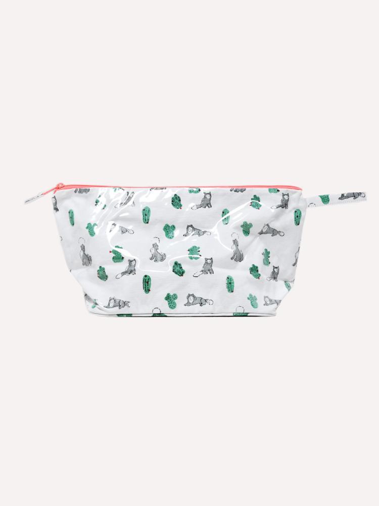 Roller Rabbit Awoo Toiletry Case