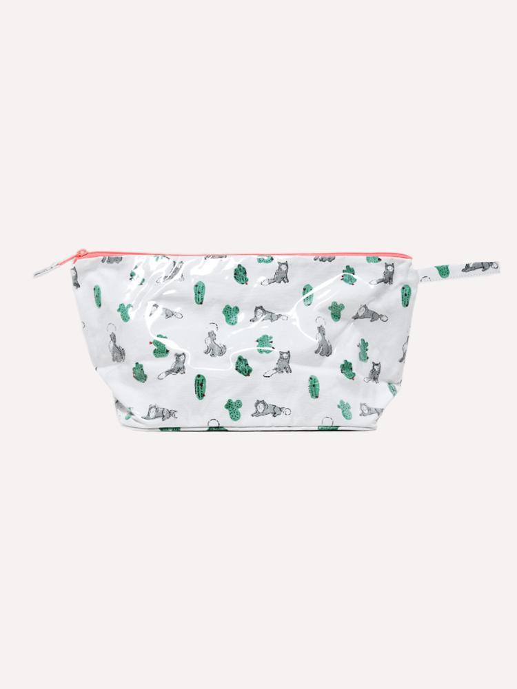 Roller Rabbit Awoo Toiletry Case - Saint Bernard