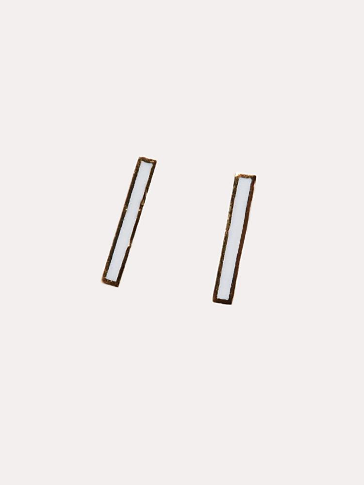 Tai women's Stick Stud Earrings With White Enamel - Saint Bernard